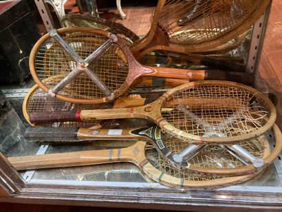 null Lot de raquettes de tennis anciennes

En l'état, accidents