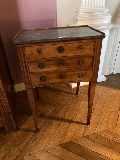 Clothes table 

Around 1800

H : 73 - W :...