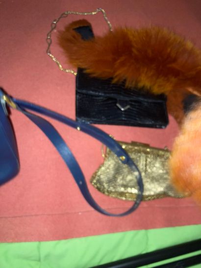 null 
Set of fashion including 2 Nina Ricci handbags, a red Chloé handbag and 2 clutches...