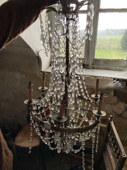Basket chandelier (missing)

H : 100 cm 

Misses...