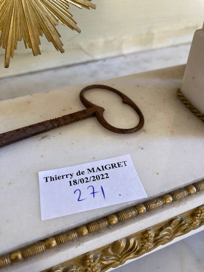 null Pendule portique en bronze doré et marbre blanc, cadran signé PROCQUET à Avranches

Début...