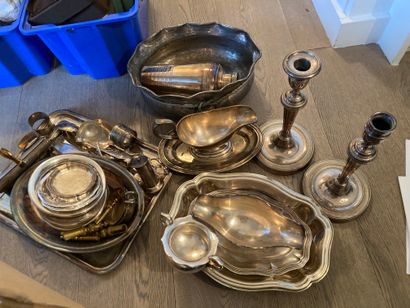 null Lot of various silver plated metal of which pair of torches, glassware, cutlery,...