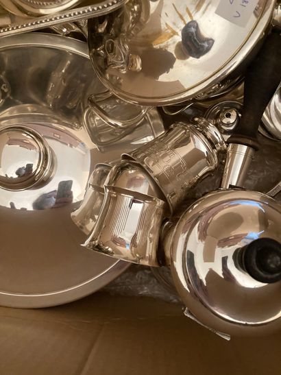 null Silver plated manette: two large dishes, vegetable dish, casserole dish, coffee...