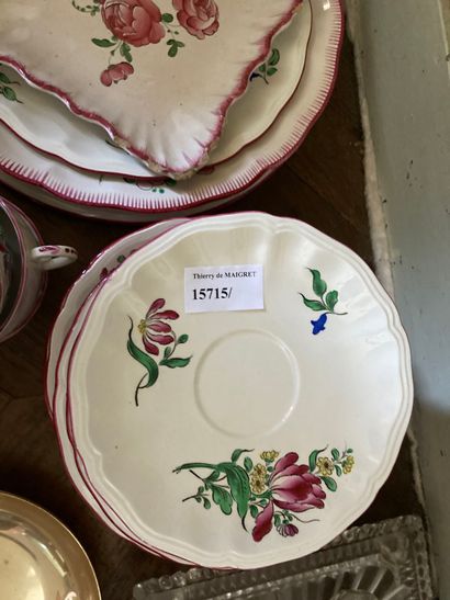 null LUNEVILLE

Earthenware tableware, floral decoration, openwork border: plates,...