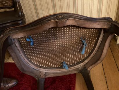 null Paire de fauteuils cabriolet style Louis XV garnis de cannage 

H. : 90 cm 

(usures...