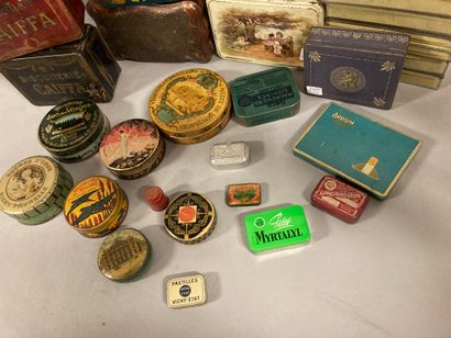 null Set of about 30 painted metal boxes including: Cookie Caïffa, Novaltine, Vichy...