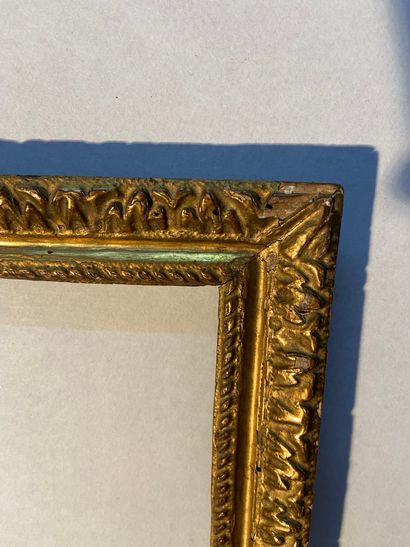 null Petit cadre en bois sculpté et doré 

Epoque Louis XIII

13 x 16 x 3 cm 

ref...
