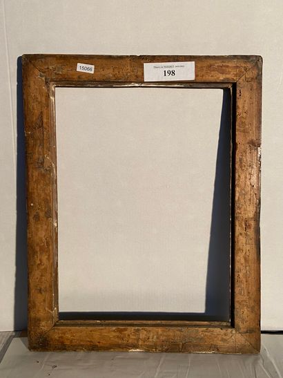 null Cadre en bois mouluré et argenté

Italie, XVII-XVIIIème

50 x 37,5 x 6 cm 

ref...