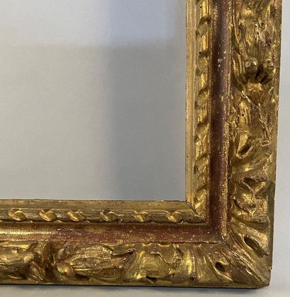 null Carved and gilded wood frame decorated with laurel leaf bundles

Louis XIII...