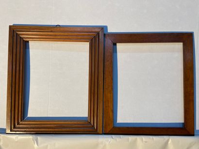 Two frames in natural wood

19th century

27...