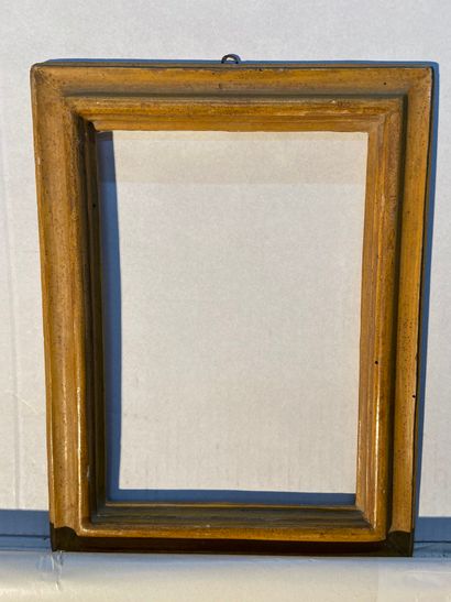 Small frame in molded wood and yellow rechampi...