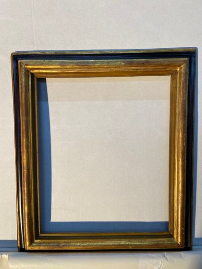 null Gilded and blackened molded wood frame with reversed profile 

Italy, 18th century

32...