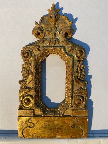 Carved and gilded wood tabernacle frame in...