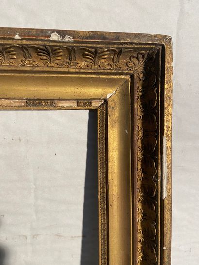 null Cadre en bois et pâte doré à décor de palmettes

Epoque Empire 

64 x 48 x 5,5...