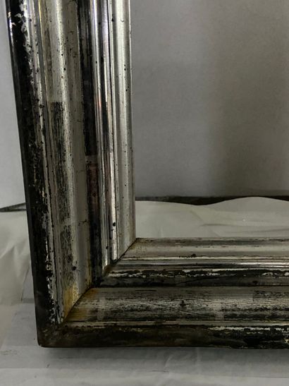 null Molded and silvered wood frame

Germany early XIXth century

53,5 x 63,5 x 6...