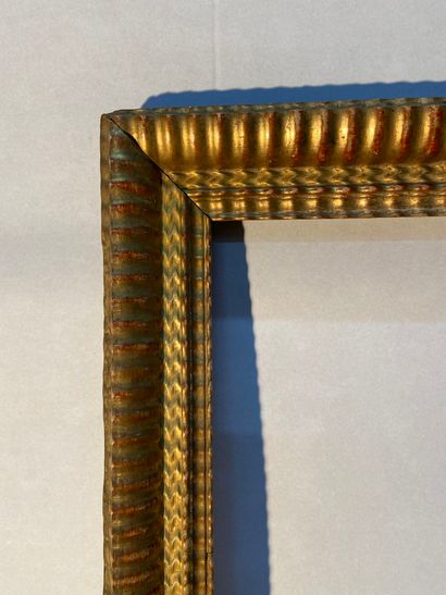 null Cadre en bois et pâte doré à décor ondulé

Epoque Napoléon III

41 x 64 x 7...