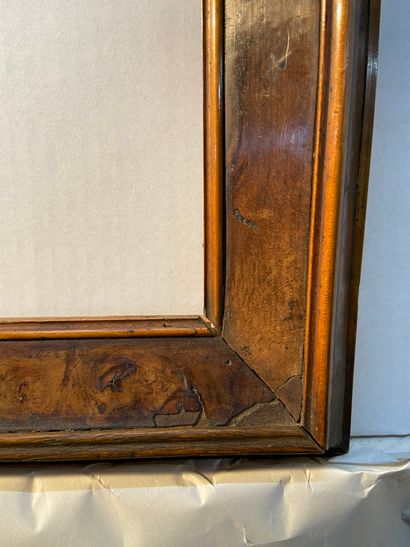 null Cadre en bois et placage de ronce de noyer 

France, XIXème

30 x 42 x 5 cm...