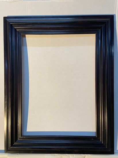 null Large frame in molded and blackened wood

Italy, 19th century

53 x 73 x 12,5...