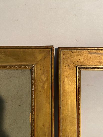 null Paire de cadres en bois et pate doré profil plat

XIXème 

30 x 24 x 7 cm