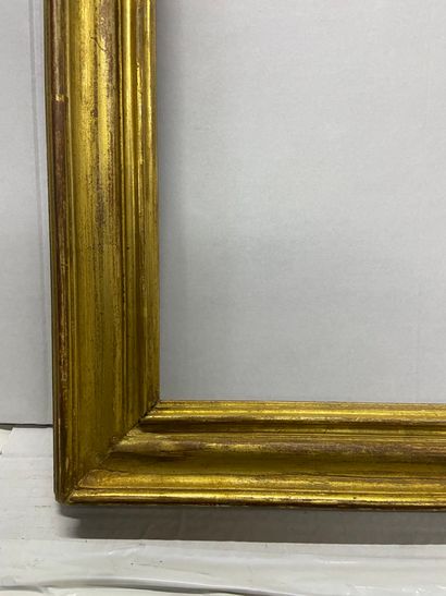 null Paire de cadres en bois mouluré et doré

France, XIXème

51 x 67 x 6 cm 

ref...