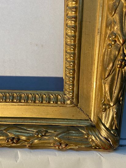 null Cadre en bois et pâte doré

Style Louis XVI, XIXème

58,5 x 46 x 7 cm 

ref...