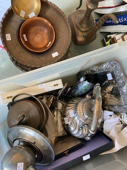 null Lot of copper and pewter including pitcher

A lot of silver plated cutlery,...