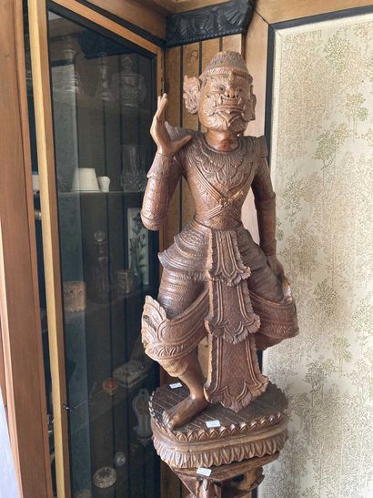 null Asie du sud Est, sculpture en bois sculpté représentant une divinité dansante,...