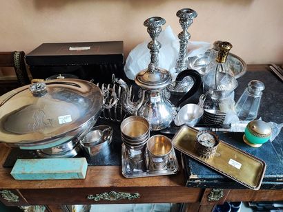 null Lot of silver plated metal including: trays, planter, tripod dish, timbales,...