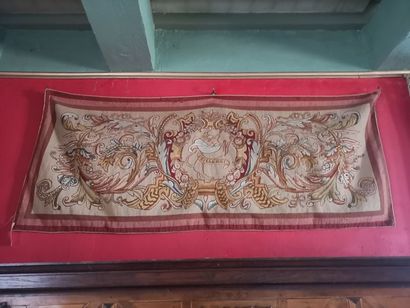 null Tapestry with small points with heraldic decoration of rinceaux framing a greyhound,...