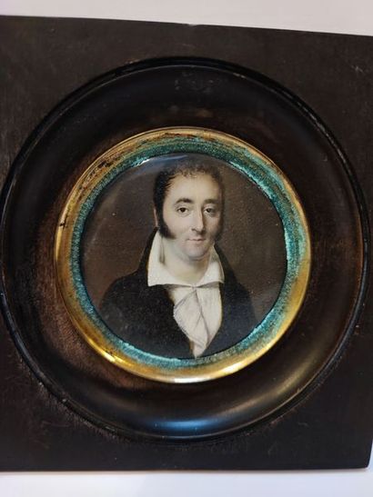 null BOCCIA (Italy, active in Bordeaux 1811-1820).

Lot of 2 round miniature portraits...