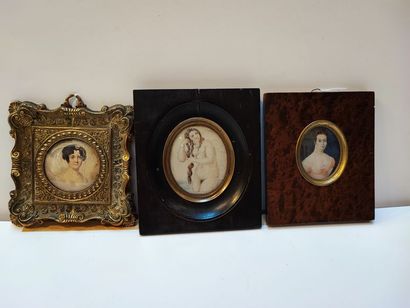 Lot de 3 portraits miniatures dont l'un rond...
