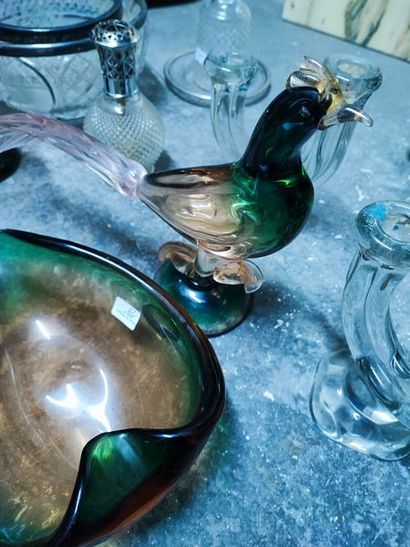 null Lot de verrerie dont deux faisans genre Murano, paire de bouts de table, coupe...