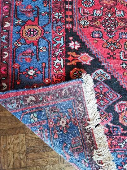 null Lot of 5 carpets including a gallery.