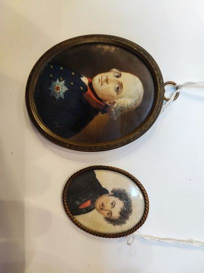 null Lot de 2 portraits miniatures ovales allemands dont l'un représente Frédéric...