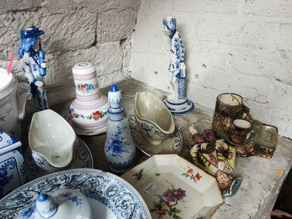 null Strong lot of various ceramics of which group in barbotine, tray and torches...