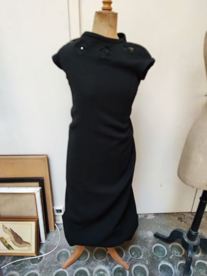 null COURRÈGES Couture Future, circa 1967/1968

N°046631

Long dress in black wool,...