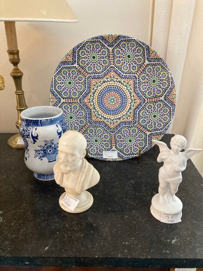null Lot of various knick-knacks including ceramics with earthenware dishes, cherub...