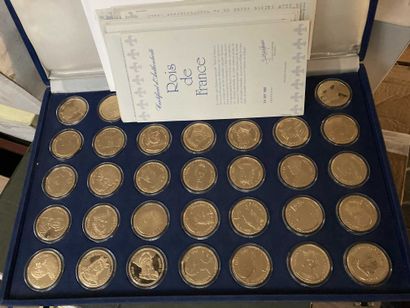 null 35 médailles argent 925°/°° série des Rois de France

Poids : 990 g