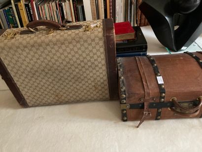 
Lot de deux valises (ref. : 52)
