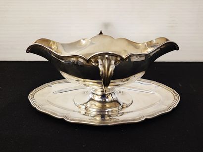 Sauce boat and its lining in silver France,...