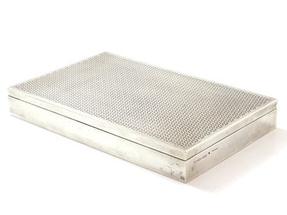 null HERMES. Rectangular cigar box in wood, dressed in silver metal, its hinged lid...