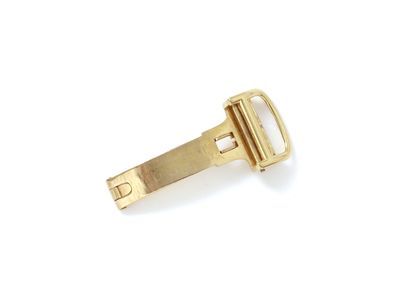 null CARTIER. Gold folding clasp 750 thousandths. Signed, punch of Master. (scratches)...
