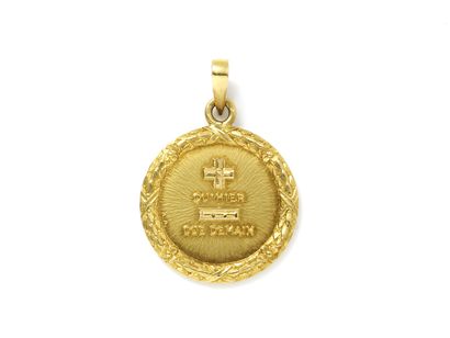 Médaille d'amour en or 750 millièmes, portant...
