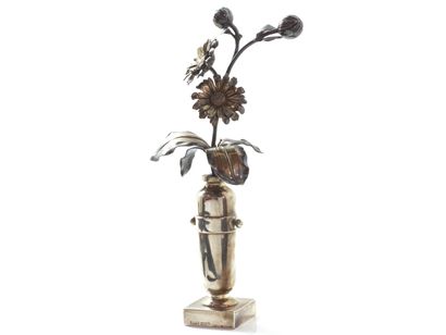 Silver flowered vase. Signed Froment-Meurice,...