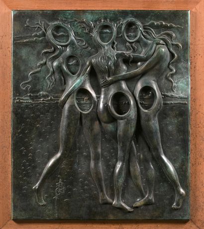D'après Salvador DALI Les trois Grace
Bas-relief, épreuve en bronze à patine verte...