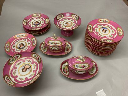 Genre de SEVRES Partie de service en porcelaine à décor polychrome sur fond rose...