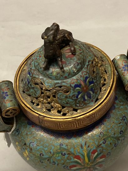 CHINE Tripod and covered incense burner, in bronze and polychrome cloisonné enamels...