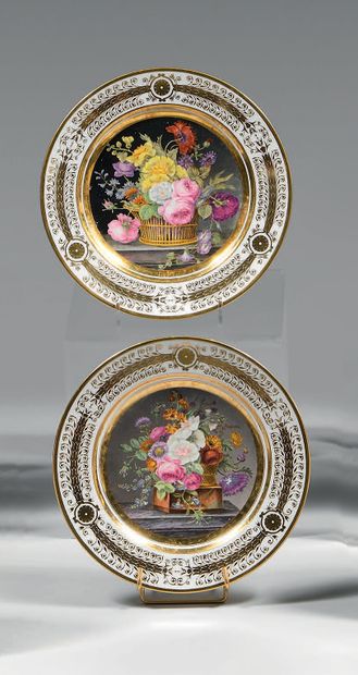 Deux assiettes en porcelaine de Sèvres du...