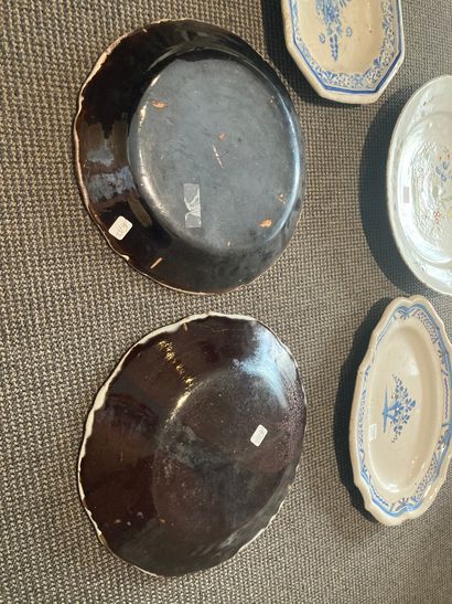 DESVRES, FORGES-LES-EAUX et SUD-OUEST Five earthenware dishes with various decorations...