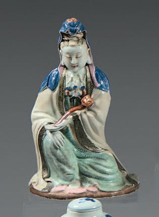 CHINE Polychrome enameled porcelain statuette of Guanyin in the famille rose style,...